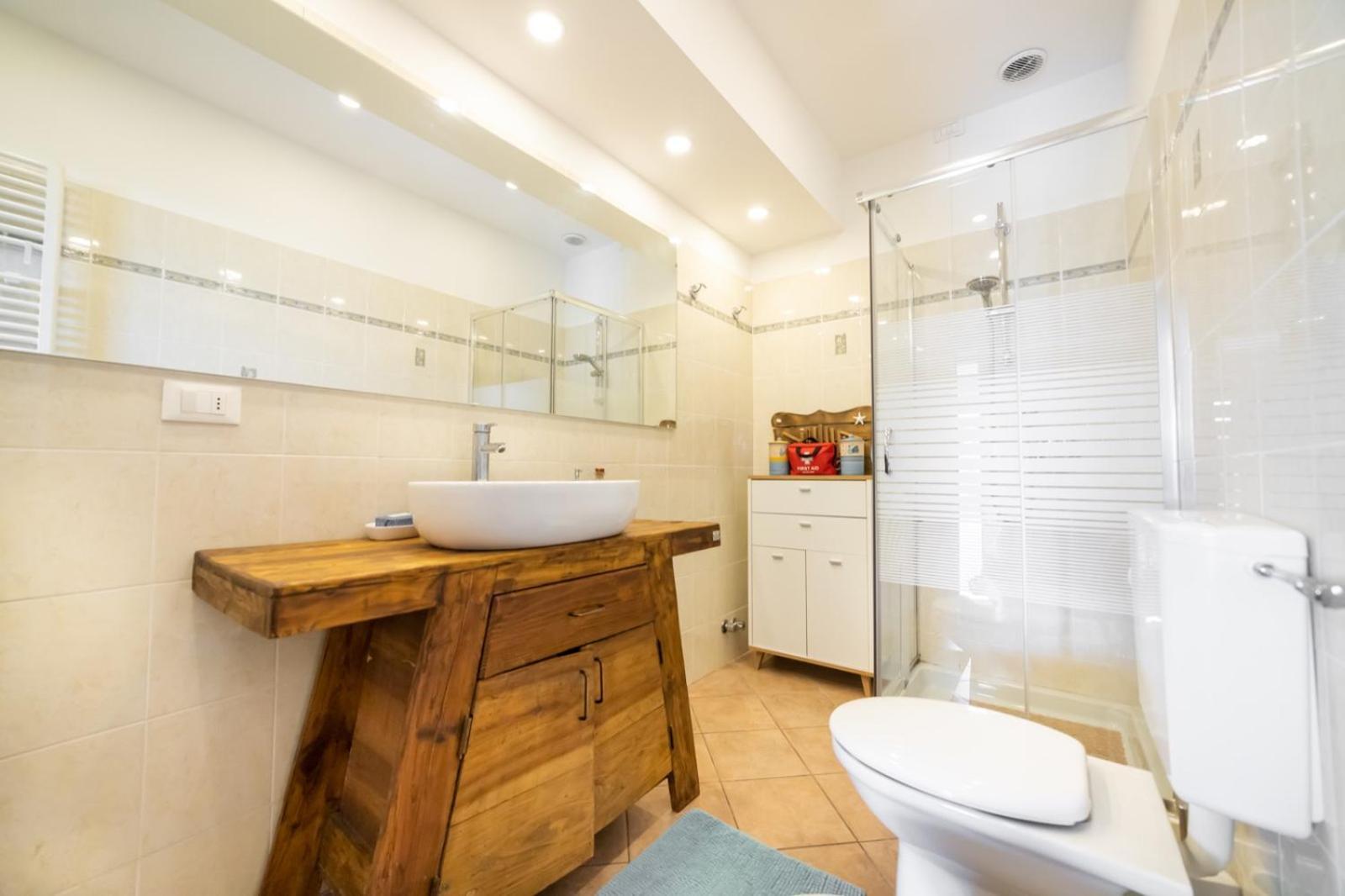 Chez Elle Apartment Imperia Room photo