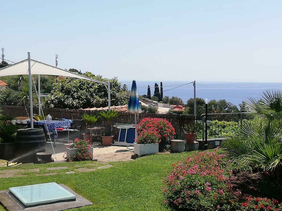 Chez Elle Apartment Imperia Exterior photo